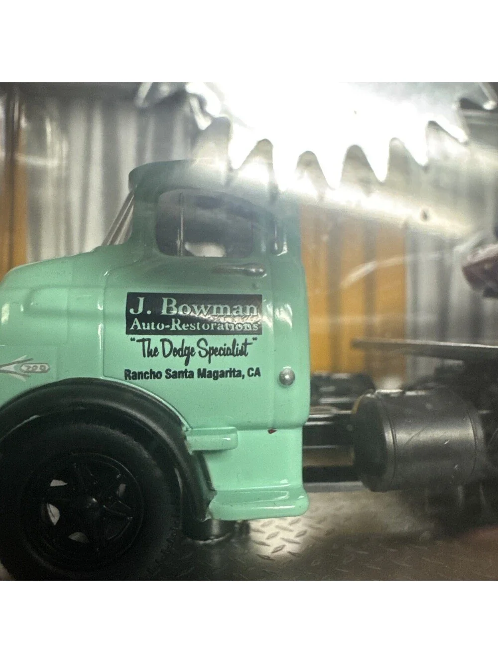 1:64 M2 Machines Auto-Haulers 1957 Dodge 700 COE & 1969 Dodge Charger Daytona